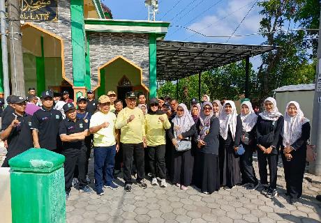 Kerja Bakti Tim Adiwiyata MTsN 11 Madiun Bersama Bupati Madiun Dalam Rangka World Cleanup Day 2025